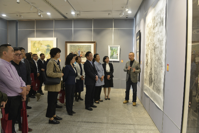 領導、嘉賓觀展剪影.JPG